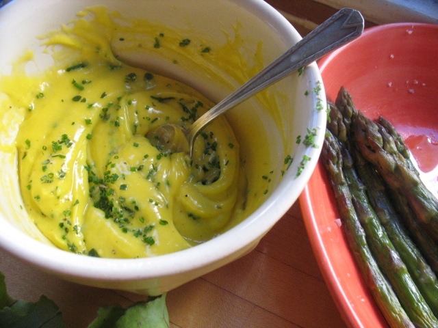 aioli with chives